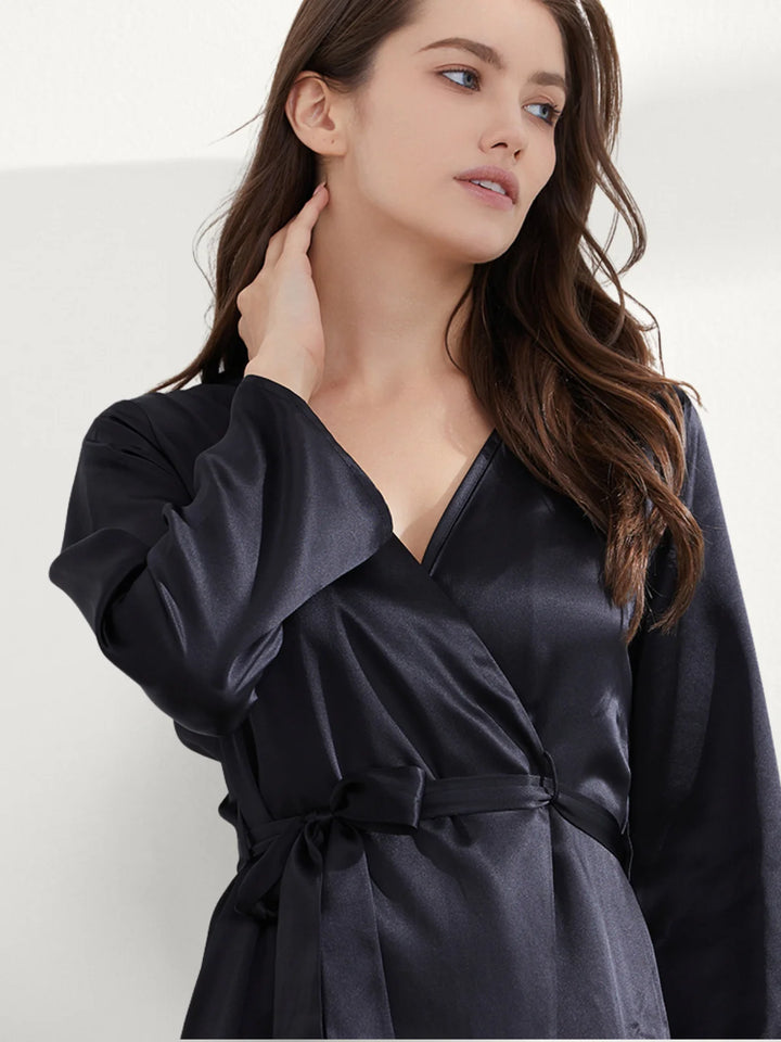 Noroki® - Kurzes Schlafgewand aus Seide für Damen